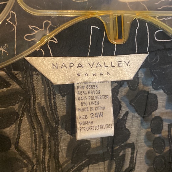 Napa Valley Woman New Gorgeous Slightly Sheer & So soft 24W Posh Buttons - Picture 7 of 9